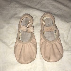Capezio Ballet Size 11 girls shoe